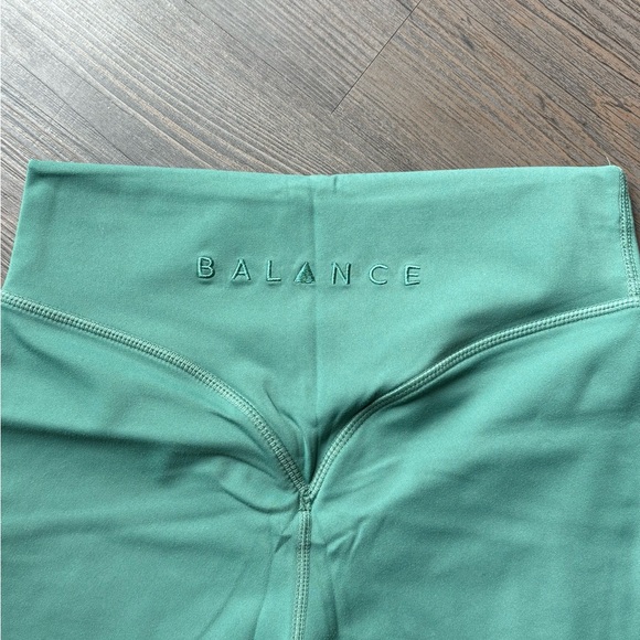 Balance Vitality Cloud Shorts - Picture 3 of 3